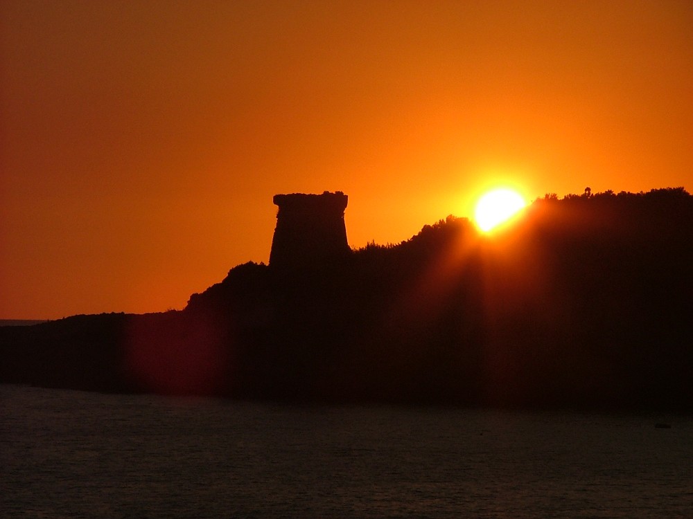 Tramonto sulla spiaggia della Calanca